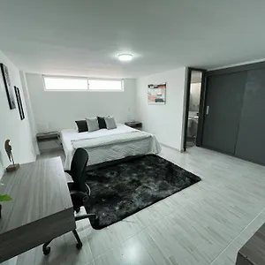 Comodo Y Amplio En Laureles Medellín